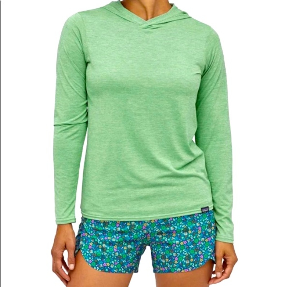 Women’s Patagonia Hoodie SPF 50+ Green NWT